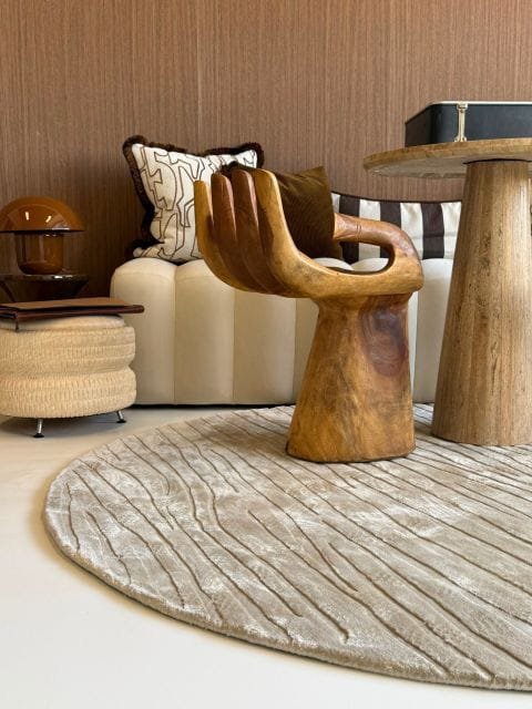 Hand Tufted Wool and Viscose Rug - Image 2